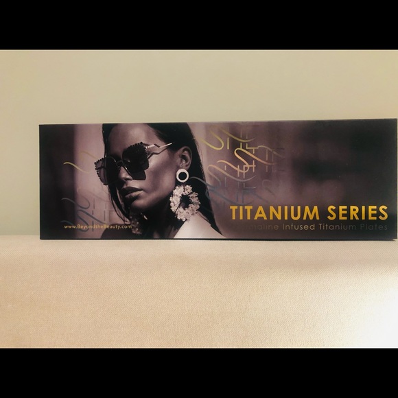 A straightening iron so technologically advanced even Iron Man would approve. - Picture 3 of 5